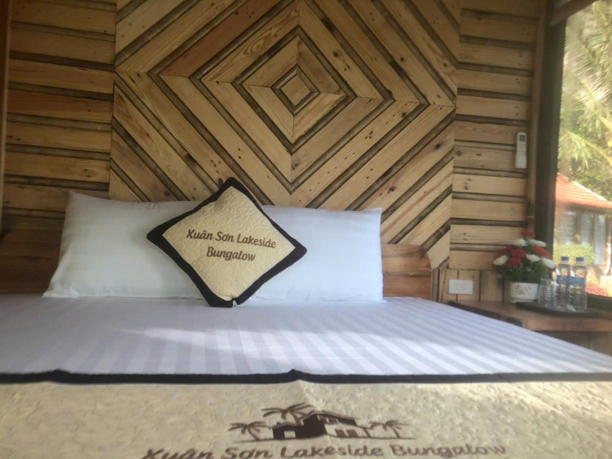 Xuan Son Lakeside Bungalow Νιν Μπιν Εξωτερικό φωτογραφία